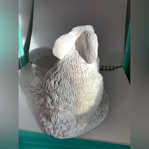 Vintage 1992 Accents Unlimited Bunny & Basket in Clover Unpainted Ceramic - Picture 8 of 8